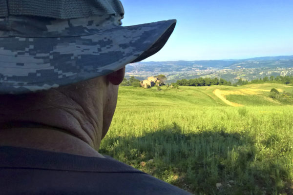 lama-looking-poggio-from-afar